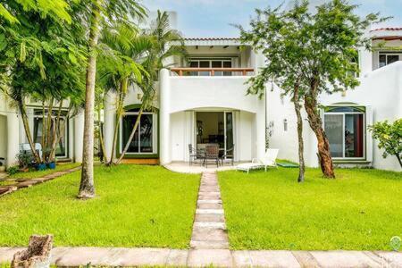 Casa vacanze Ideal For Family Trip To Mexico Caribbean Pool *